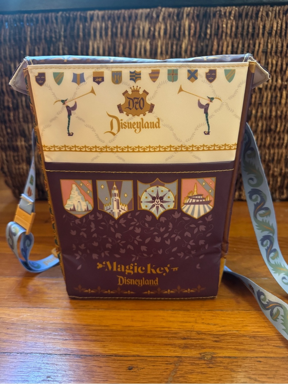 Disneyland 70th Anniversary Magic Key Insulated Crossbody Bag - Picture 3 of 9